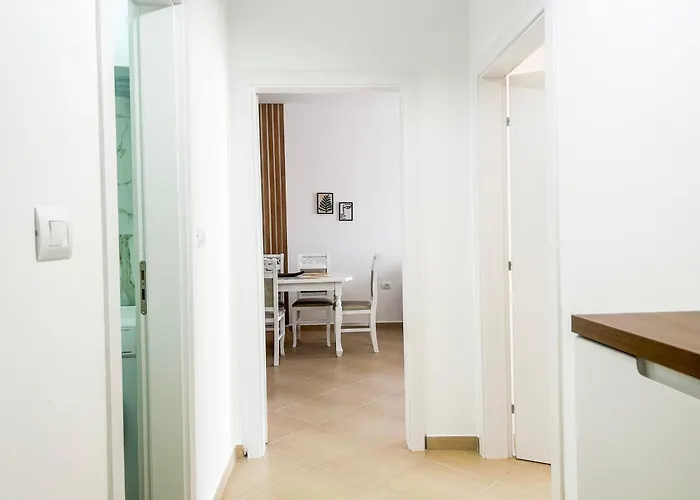 Velvet Sea Retreat D29 * Golem